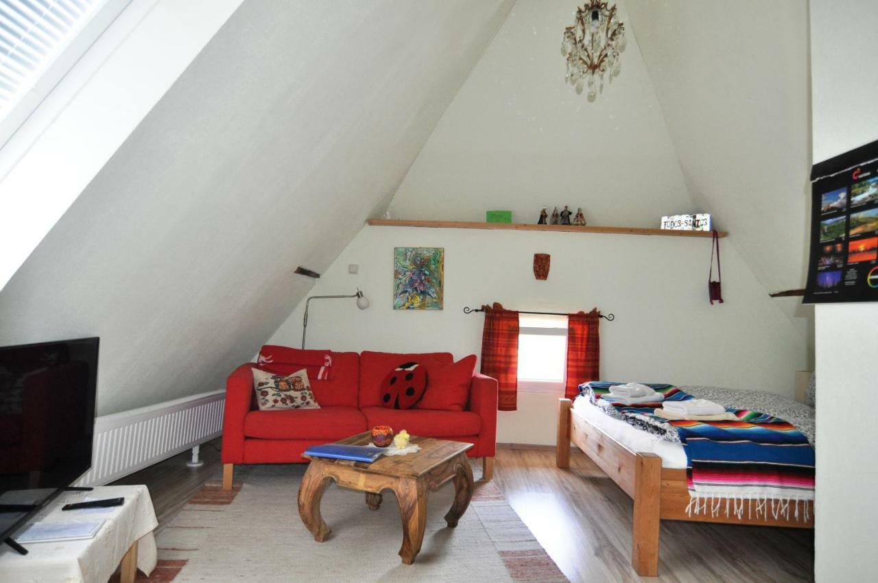 Villa Lamba Gastezimmer 洛尔希 外观 照片
